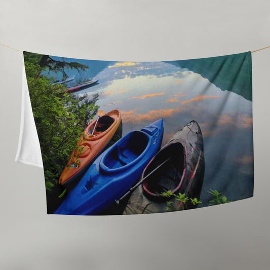 Kayaks Throw Blanket